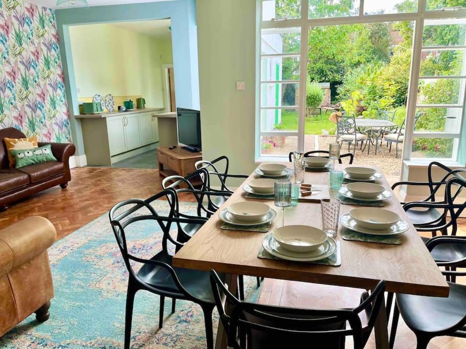 Spacious Semi-Detached Southsea House, Free Parking On Drive Portsmouth Exterior photo